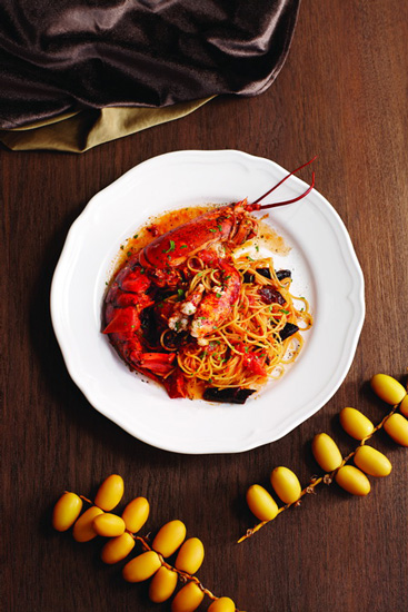 Canadian-Lobster-Spaghetti-with-White-Wine