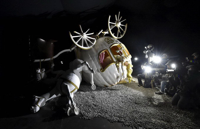dismaland banksy amusement42