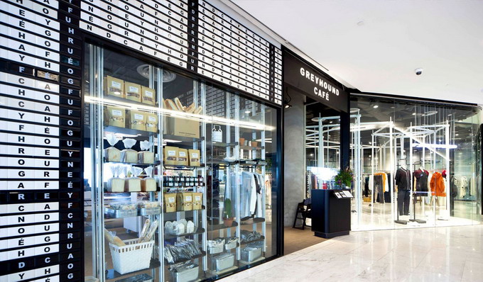 greyhound cafe line@ 32