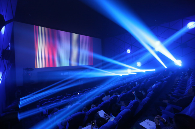 The-EM-District-Presents-Bangkok-Illumination-2015(2)