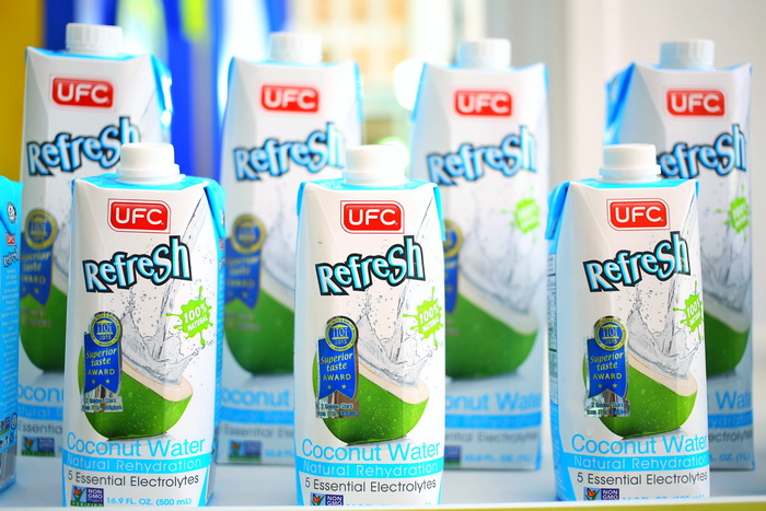 UFC refresh coconut water (2)