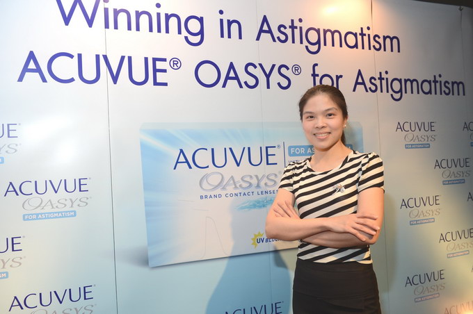 acuvue j&j พญ.อติพร