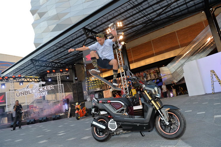 zoomer x unblocked space honda6 re