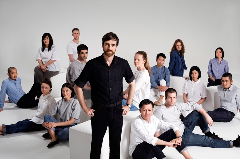 Christophe-Lemaire-with-the-UNIQLO-Paris-R&D-Center-team