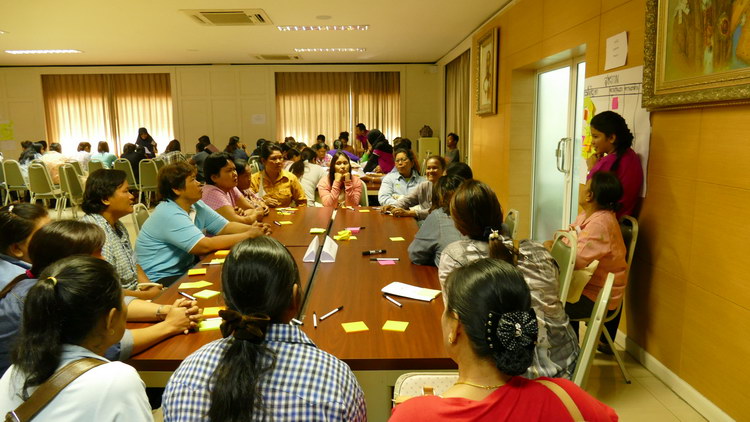 coke-5by20-thai-woman