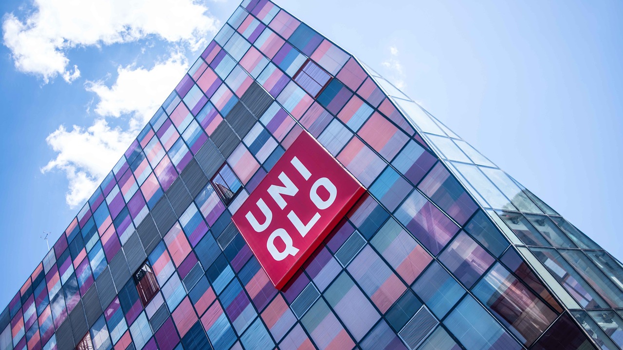 uniqlo-logo-fast-retailing