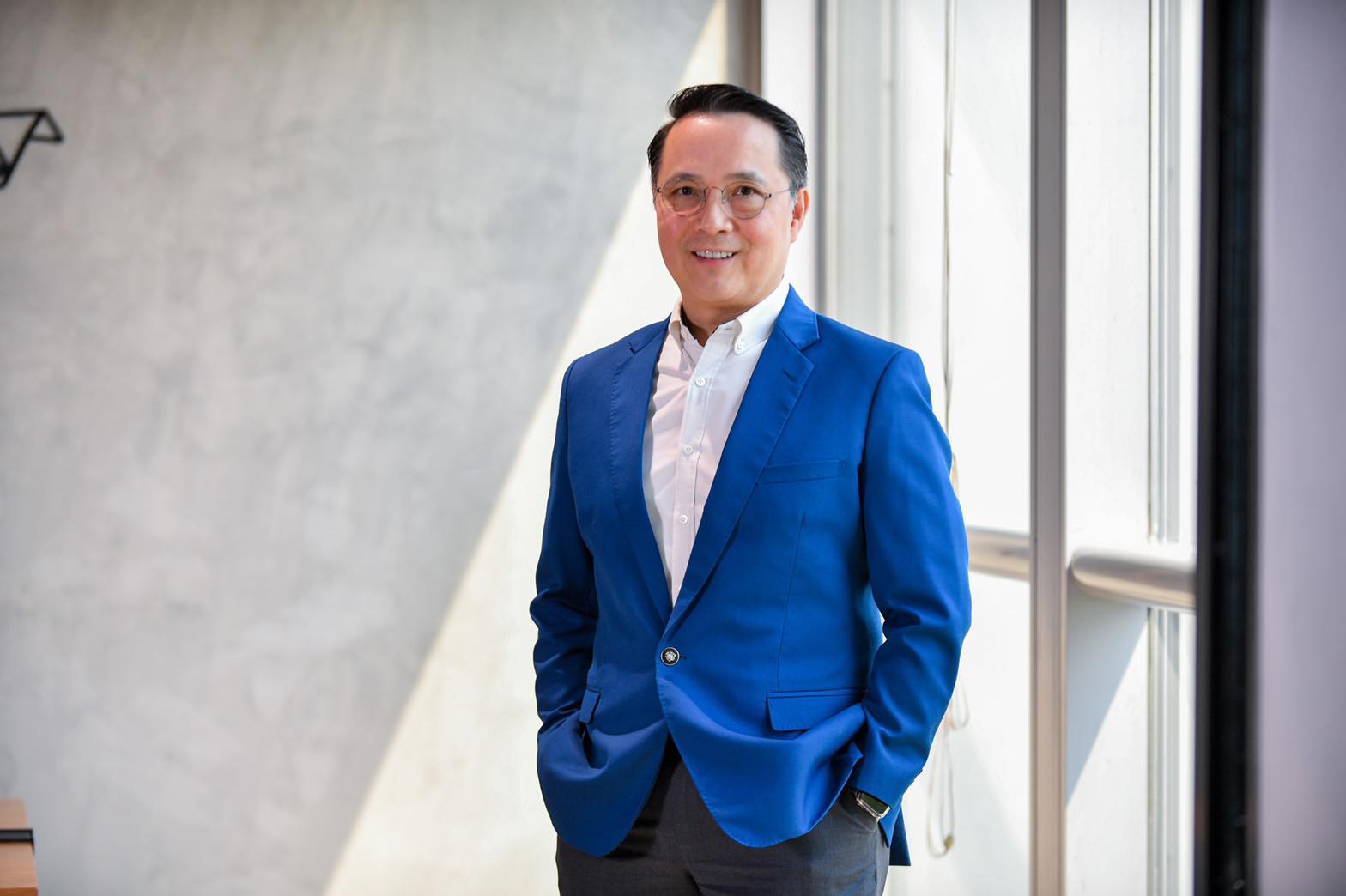 ดร.อดิศวร์ หลายชูไทย เลขานุการบริษัทและรองกรรมการผู้จัดการอาวุโส ธนาคารกสิกรไทย