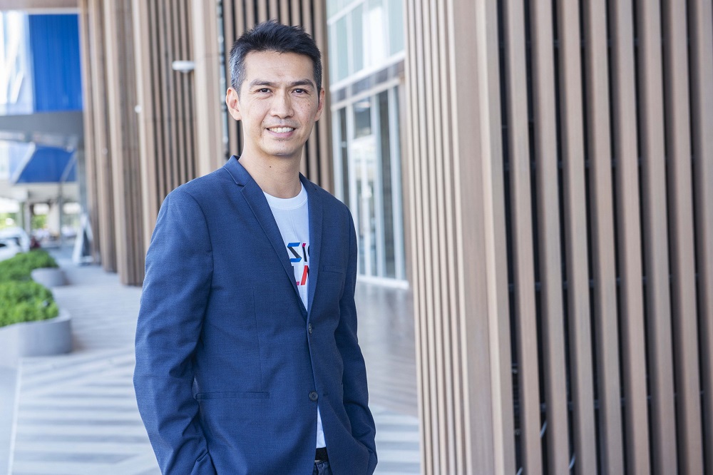 2 นายสิทธิศักดิ์ ทยานุวัฒน์ ประธานเจ้าหน้า