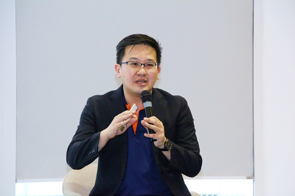 นายบุญเลิศ นราไท ประธานเจ้าหน้าที่บริหาร บมจ. เออาร์ไอพี