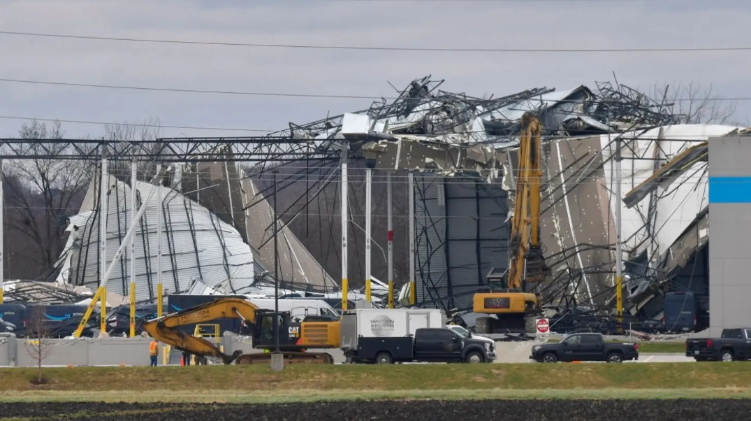amazon warehouse collapes tornado