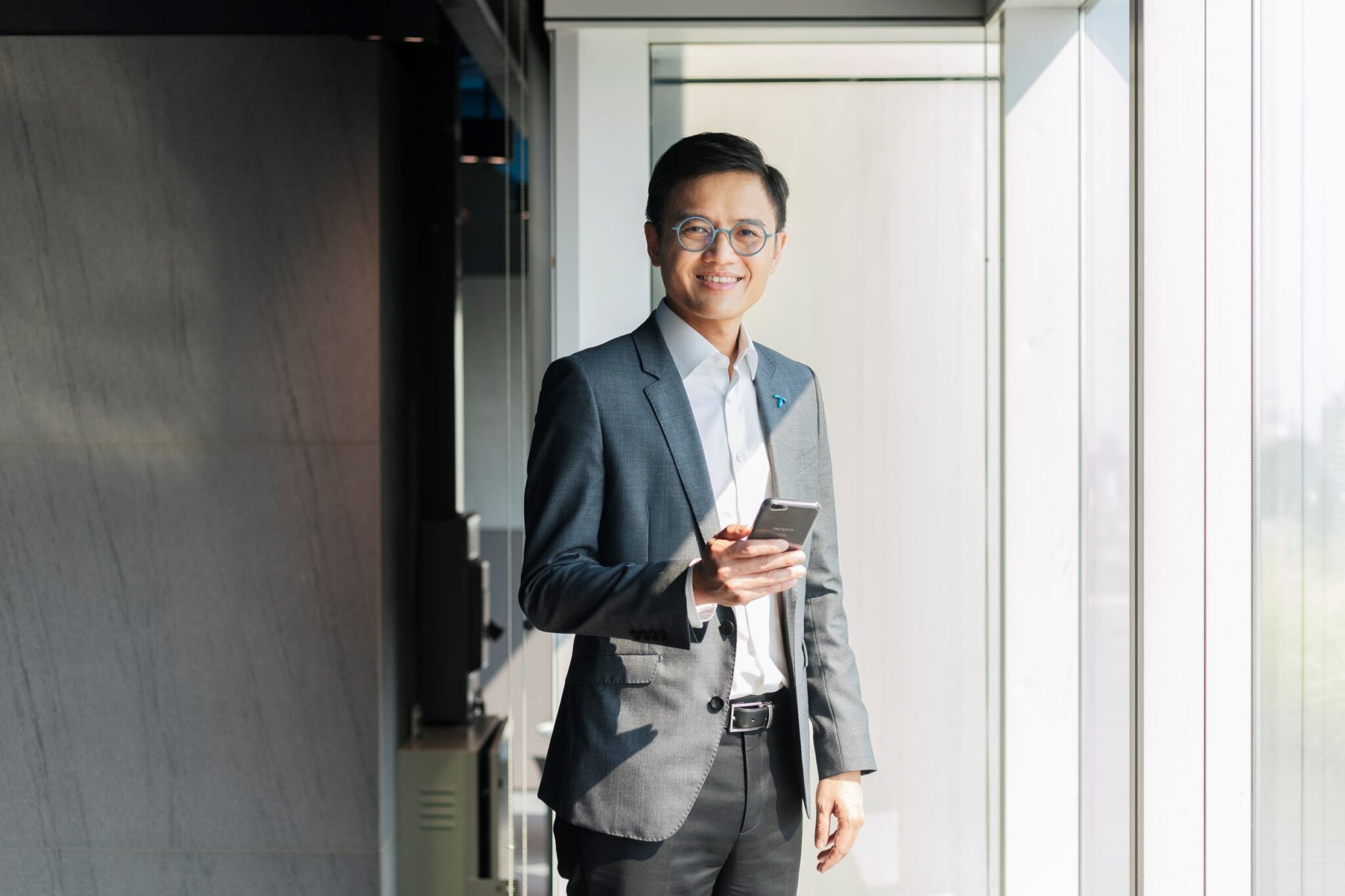 คุณฮาว ริเร็น รองประธานเจ้าหน้าที่บริหารกลุ่มการตลาด ดีแทค