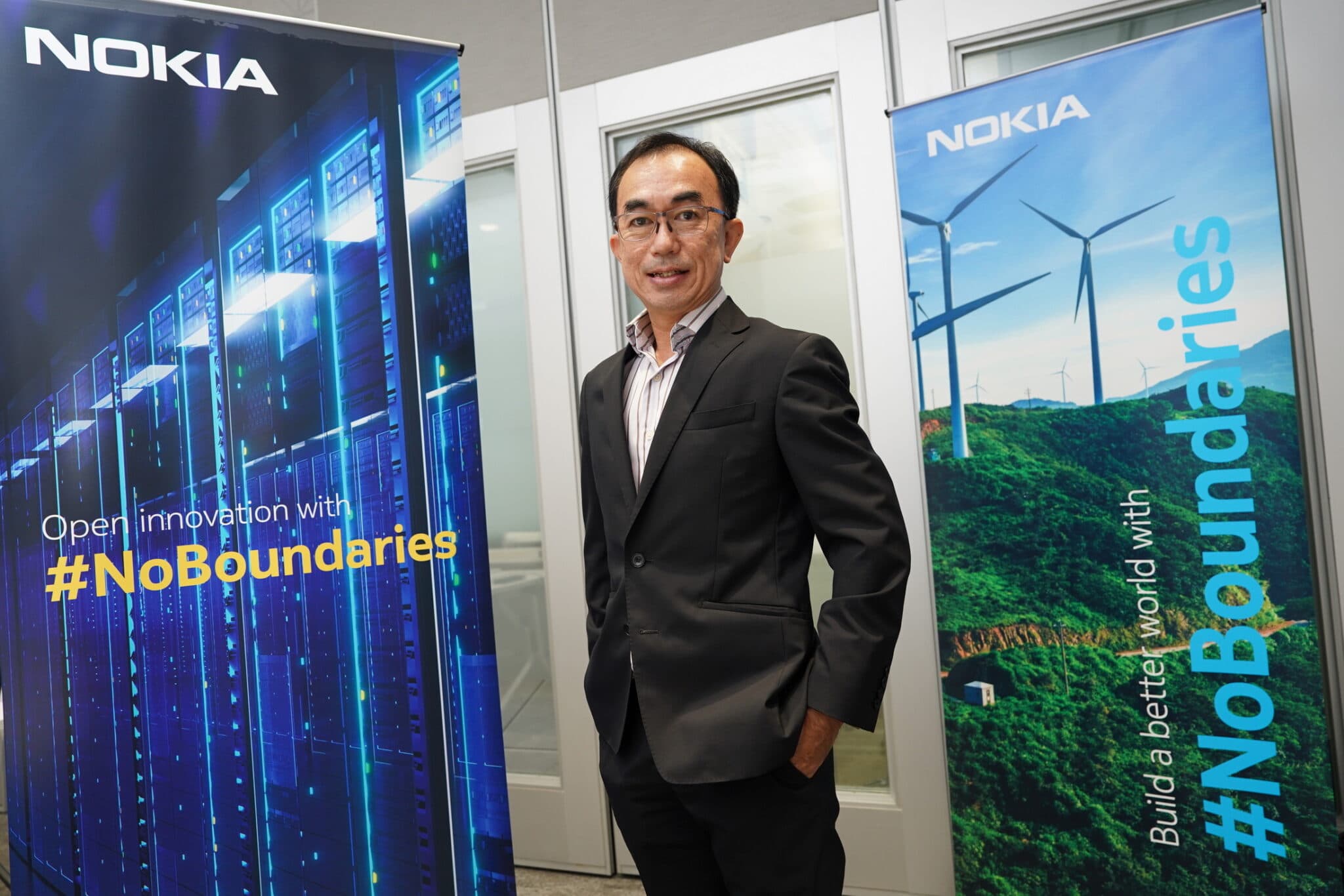 คุณฐิติพันธุ์ วรกุลลัฎฐานีย์ ผู้บริหารฝ่ายขายองค์กร (Enterprise Sales Leader) บริษัท โนเกีย ประจำประเทศไทย