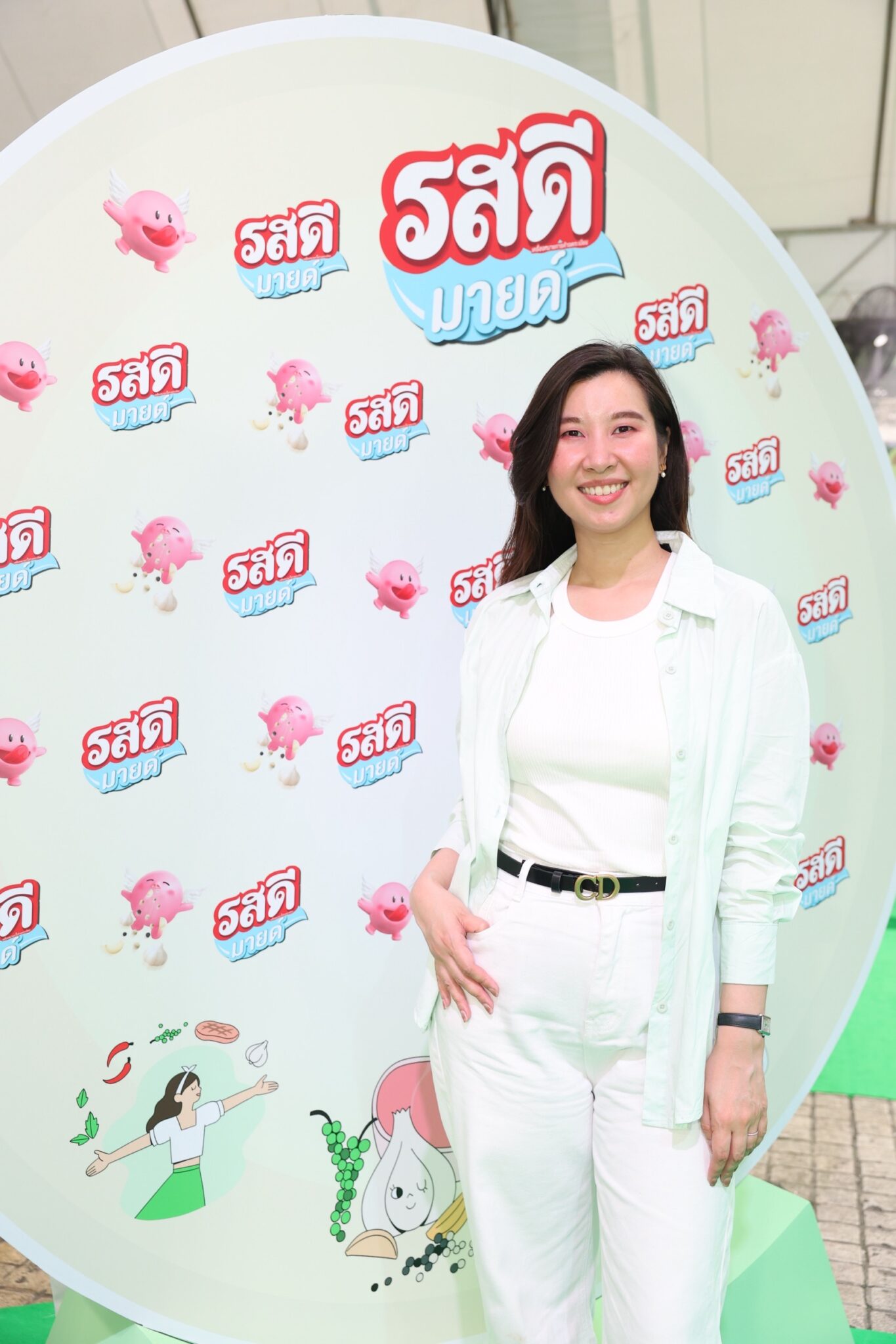 คุณพนิดา เนื่องรักษา