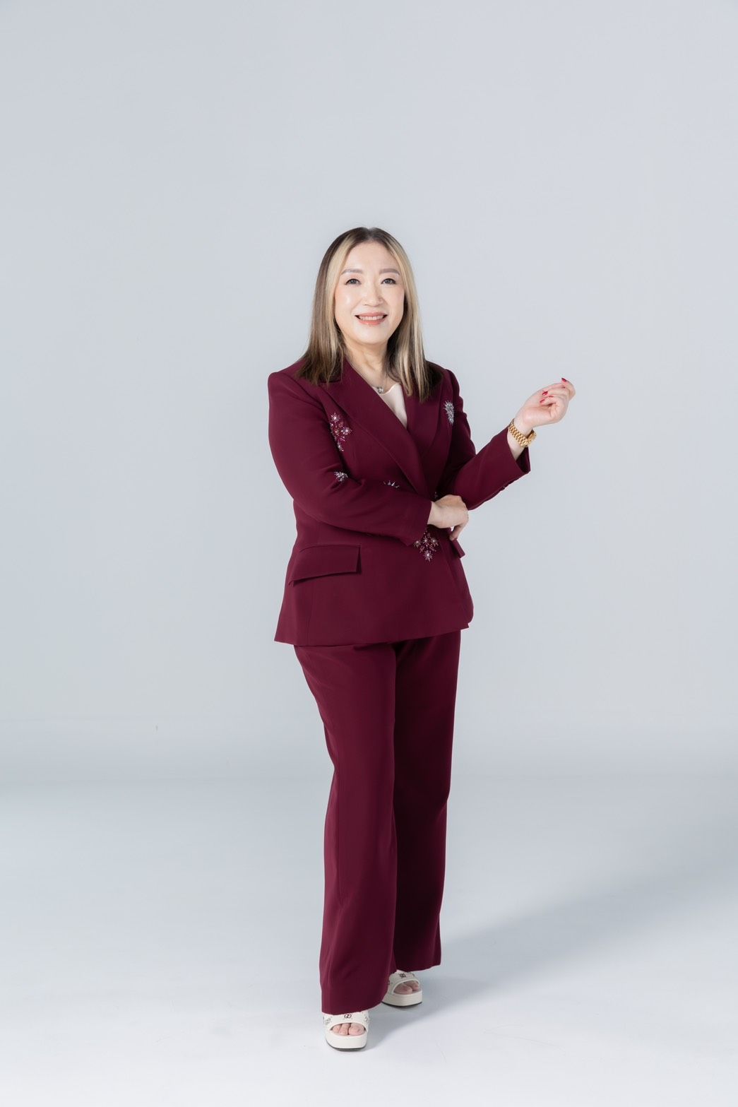 คุณวรลักษณ์ ตุลาภรณ์