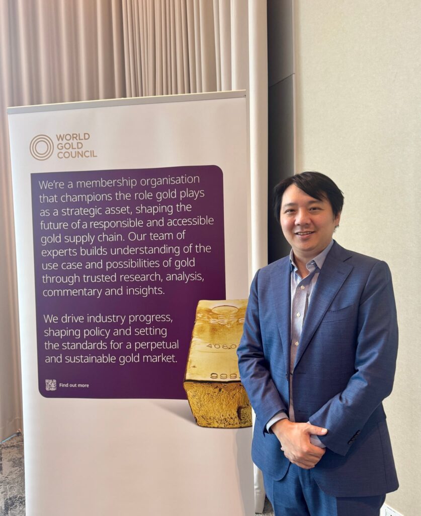 คุณเซาไก ฟาน (Shaokai Fan) หัวหน้าภูมิภาคเอเชียแปซิฟิก (ไม่รวมประเทศจีน) และหัวหน้าฝ่ายธนาคารกลางระดับโลก ของสภาทองคำโลก