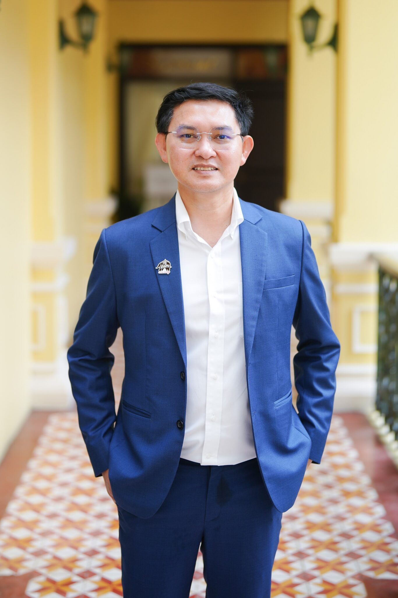 คุณอนันต์ รัตนมั่นคง